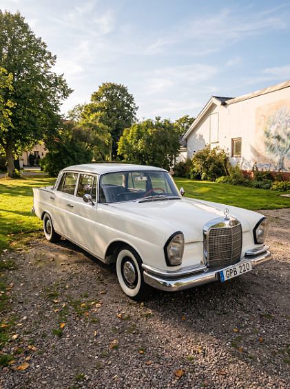 Mercedes-Benz 220 SB 3 of 5