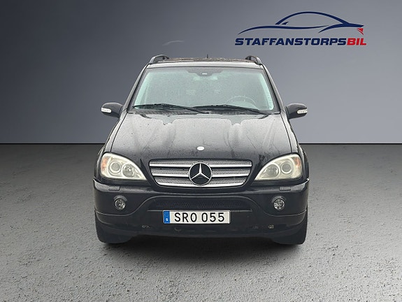 Mercedes-Benz ML 55 AMG 2 of 12
