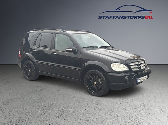 Mercedes-Benz ML 55 AMG 3 of 12