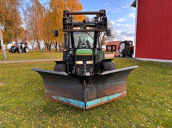 John Deere 6300 Lastare Vikplog 3 of 12