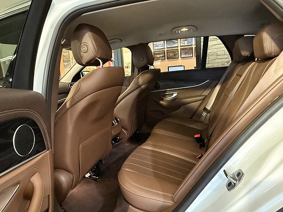 Mercedes-Benz E 220 d 15 of 19
