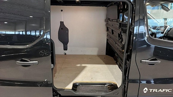 Renault Trafic 8 of 9