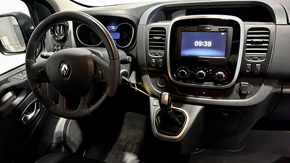 Renault Trafic 5 of 9
