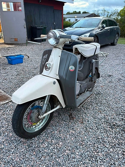 Puch 2 of 5