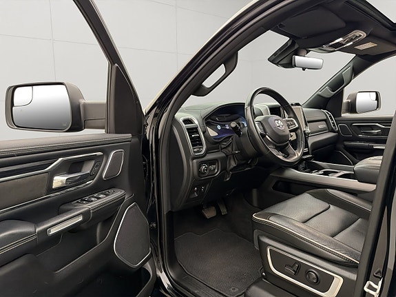 Dodge RAM 1500 14 of 30