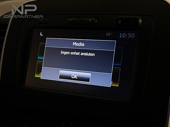 Nissan NV300 15 of 17