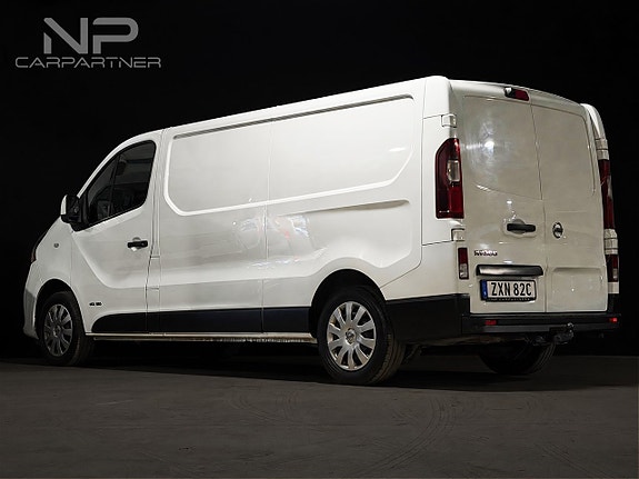 Nissan NV300 4 of 17