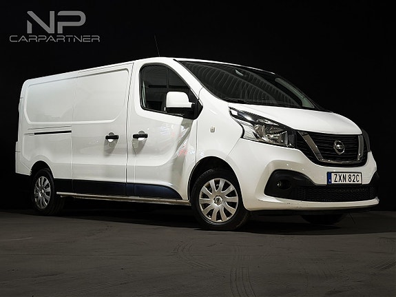 Nissan NV300 2 of 17