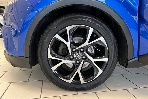Toyota C-HR 15 of 20