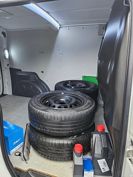 Renault Kangoo Express Maxi 7 of 9
