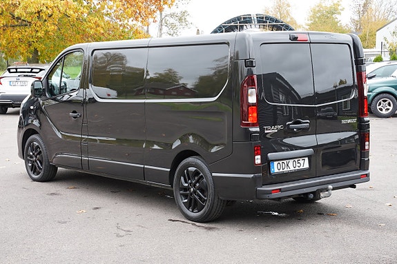 Renault Trafic 4 of 27