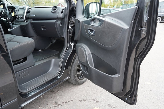 Renault Trafic 18 of 27