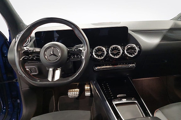 Mercedes-Benz GLA 250 e 8 of 13