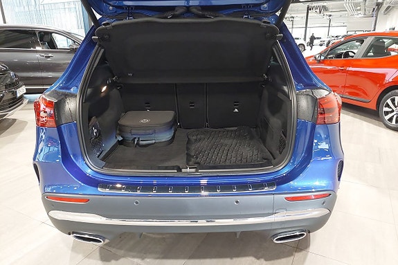 Mercedes-Benz GLA 250 e 11 of 13