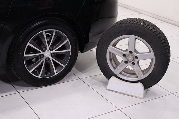 Peugeot 308 SW 28 of 30