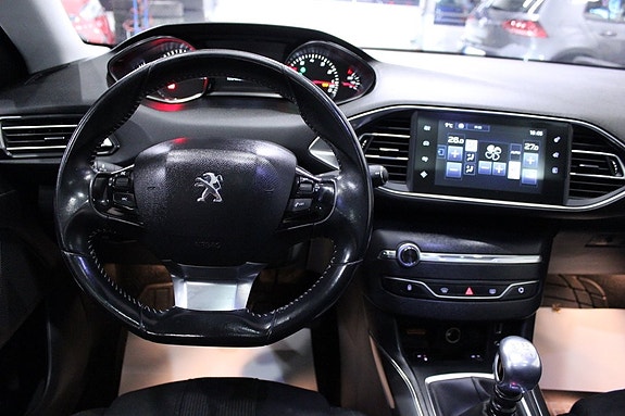 Peugeot 308 SW 13 of 30