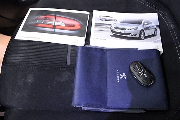 Peugeot 308 SW 27 of 30