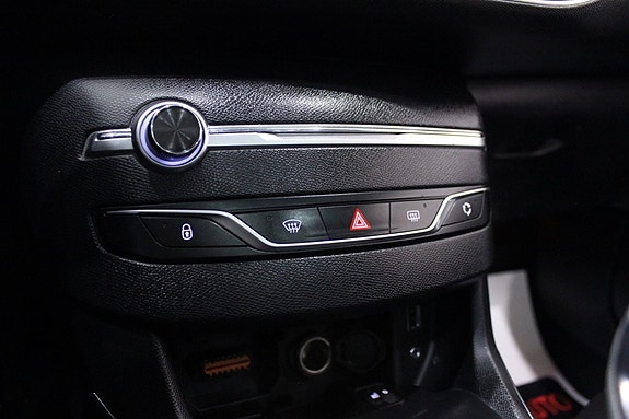 Peugeot 308 SW 25 of 30