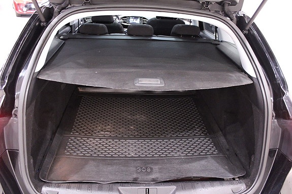 Peugeot 308 SW 21 of 30
