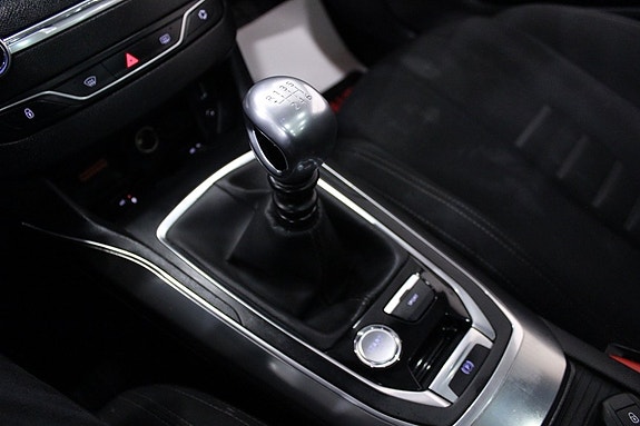 Peugeot 308 SW 26 of 30