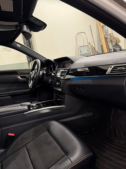 Mercedes-Benz E 250 8 of 11