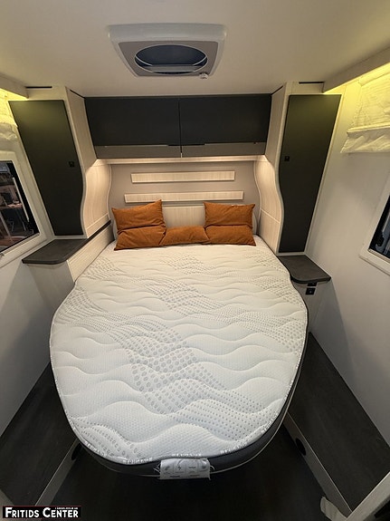 Challenger 328 Graphite 8 of 17