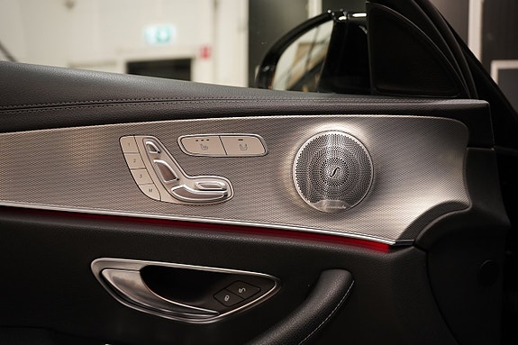 Mercedes-Benz E 220 d 11 of 30