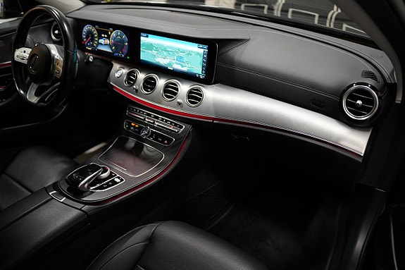 Mercedes-Benz E 220 d 13 of 30