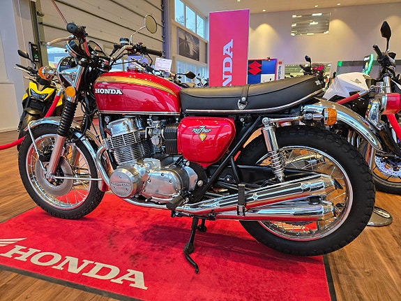 Honda CB750 K1 4 of 7