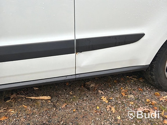 Ford Transit Courier 12 of 25