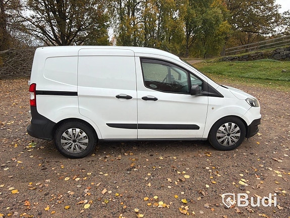 Ford Transit Courier 6 of 25