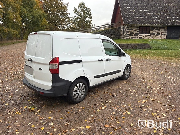 Ford Transit Courier 5 of 25