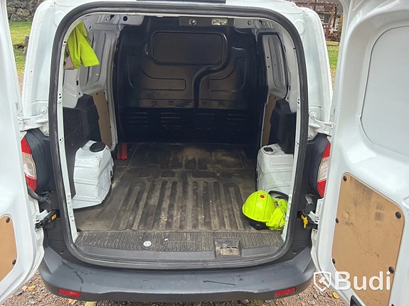 Ford Transit Courier 21 of 25