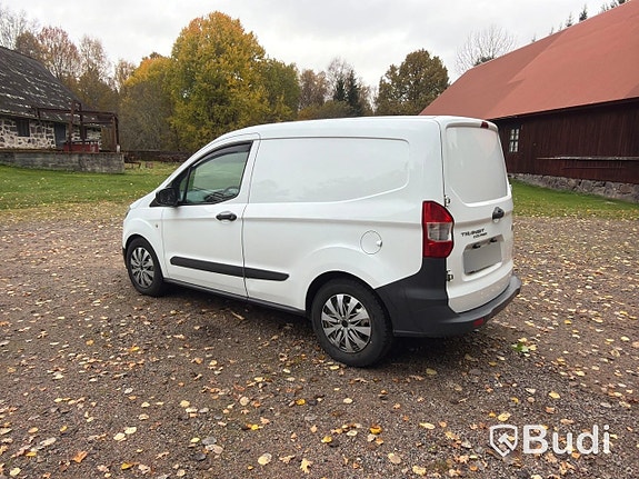 Ford Transit Courier 3 of 25