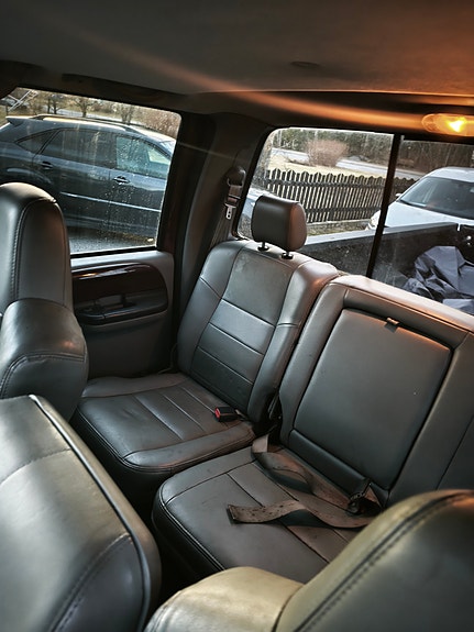 Ford F-350 4 of 9