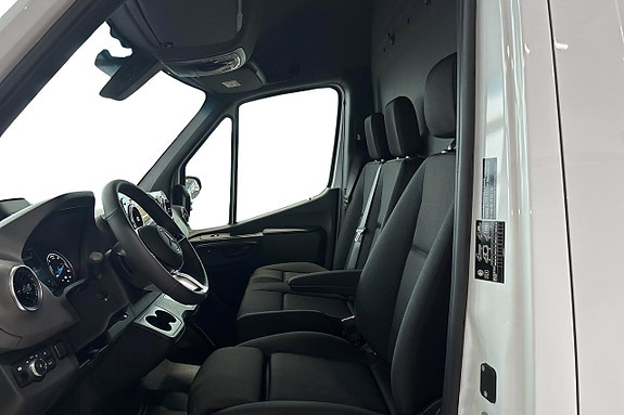 Mercedes-Benz eSprinter 314 12 of 15