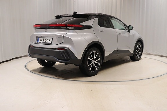 Toyota C-HR 4 of 11