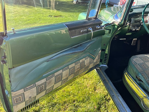 Cadillac Coupé DeVille 13 of 15