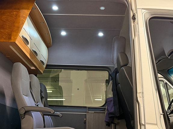 Volkswagen Crafter 35 12 of 14