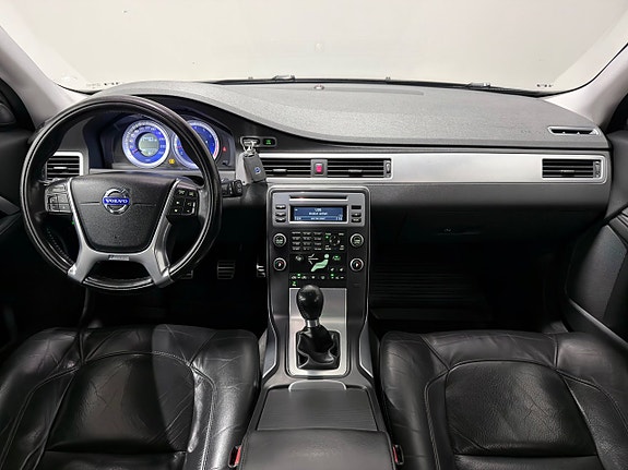VOLVO V70 2.5 R-DESIGN 231 ch BVM - ATTELAGE - CUIR - 252300 km