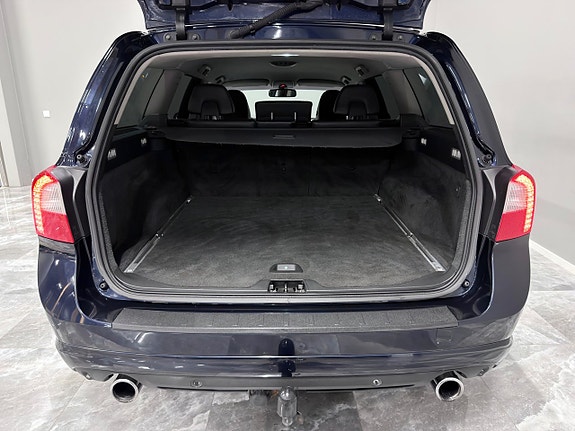 VOLVO V70 2.5 R-DESIGN 231 ch BVM - ATTELAGE - CUIR - 252300 km