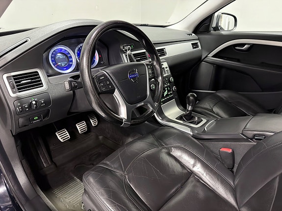 VOLVO V70 2.5 R-DESIGN 231 ch BVM - ATTELAGE - CUIR - 252300 km