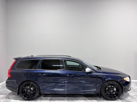 VOLVO V70 2.5 R-DESIGN 231 ch BVM - ATTELAGE - CUIR - 252300 km
