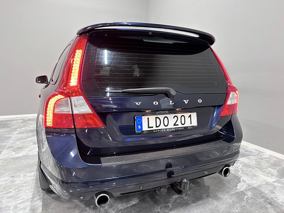 VOLVO V70 2.5 R-DESIGN 231 ch BVM - ATTELAGE - CUIR - 252300 km