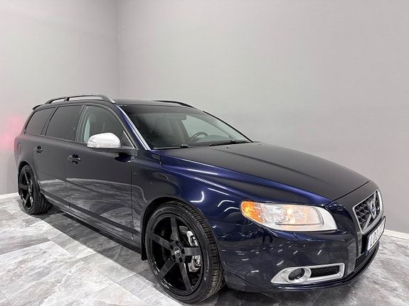 VOLVO V70 2.5 R-DESIGN 231 ch BVM - ATTELAGE - CUIR - 252300 km
