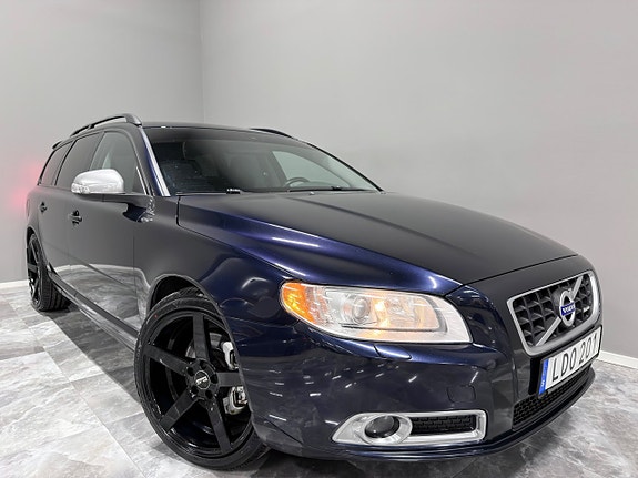 VOLVO V70 2.5 R-DESIGN 231 ch BVM - ATTELAGE - CUIR - 252300 km
