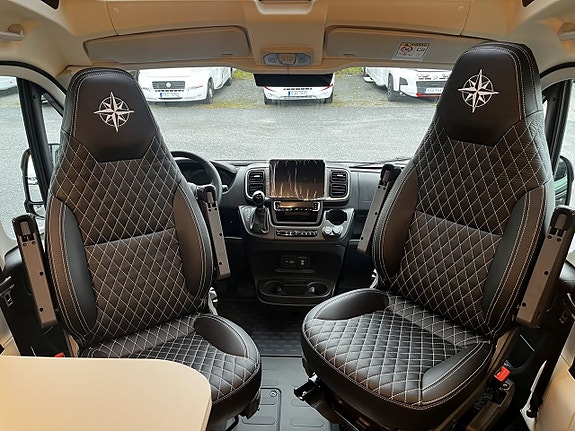 Westfalia Columbus 540D Pop-Up Premium Edition Litium, solcell, vattenburen dieselvärme, automat 20 of 29