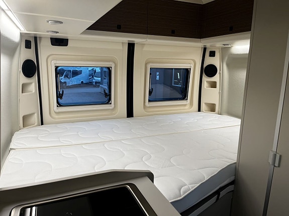 Westfalia Columbus 540D Pop-Up Premium Edition Litium, solcell, vattenburen dieselvärme, automat 15 of 29