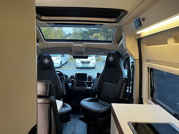 Westfalia Columbus 540D Pop-Up Premium Edition Litium, solcell, vattenburen dieselvärme, automat 19 of 29