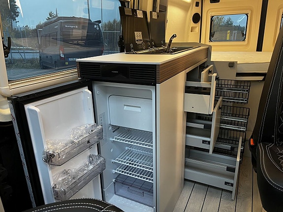 Westfalia Columbus 540D Pop-Up Premium Edition Litium, solcell, vattenburen dieselvärme, automat 13 of 29